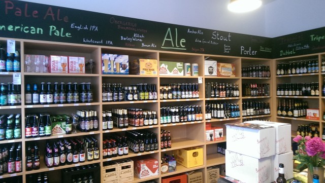 212 Craft-Biere verkauft das Biervana bisher - aber es sollen noch deutlich mehr werden um auch die leeren Fächer zu füllen