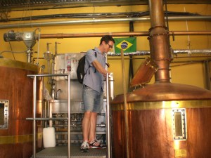 Sebastian Mergel in der Colorado Brauerei in Brasilien