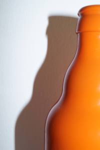 Neues, buntes Design der Flasche