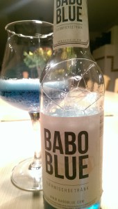 Blaues Bier