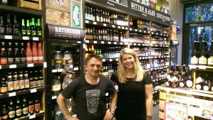 Fabian Harrwich und ich im Craft Beer Store in Hamburg