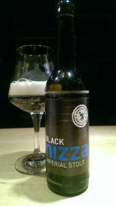 Nachtschwarzes Black Nizza von Hanscraft & Co.