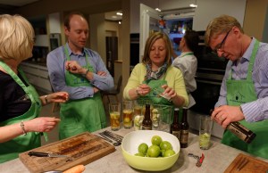 Schon beim Begrüßungscocktail durften die Teilnehmer selbst Hand anlegen: IPAnema.